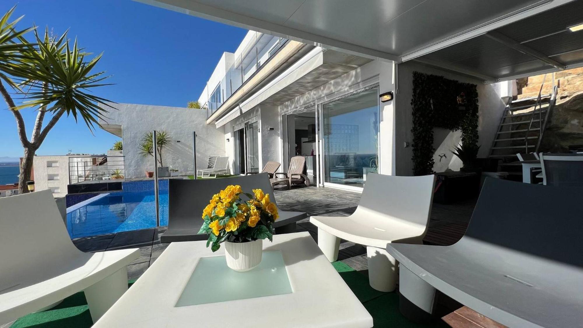 Holiday home Preciosa Casa Con Piscina Desbordante Y Vistas Al Mar Av-46 *