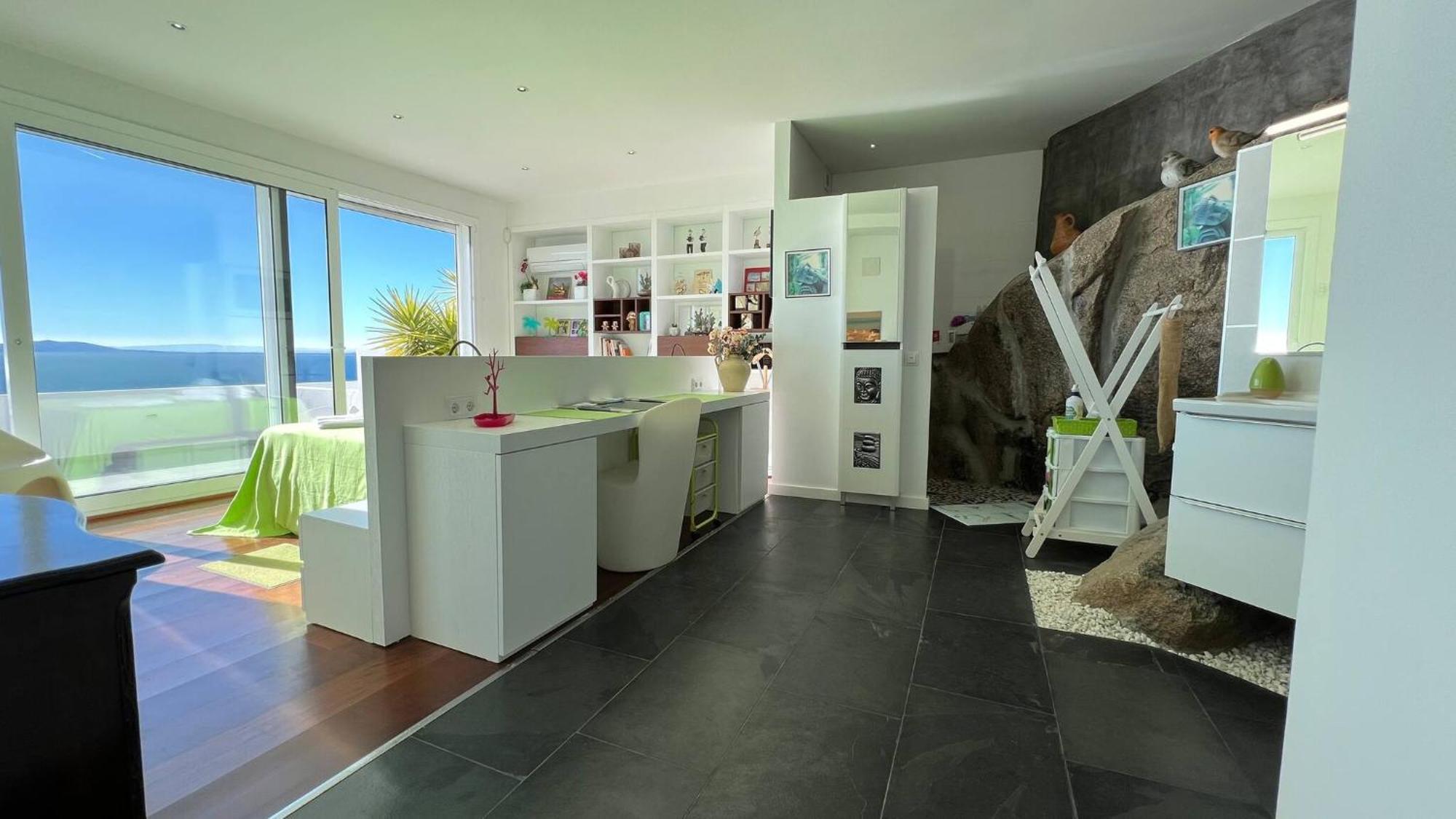 Preciosa Casa Con Piscina Desbordante Y Vistas Al Mar Av-46 Roses