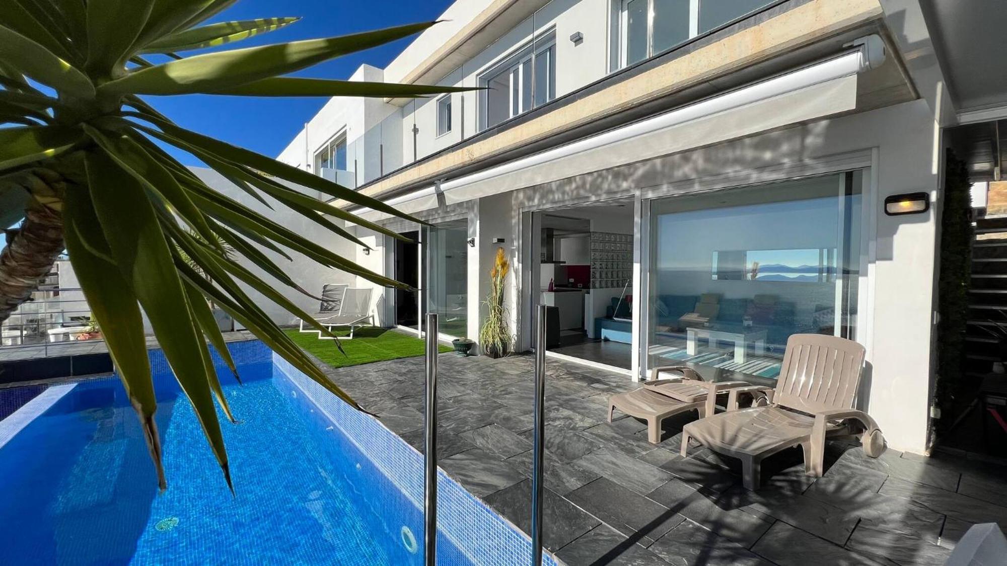 Preciosa Casa Con Piscina Desbordante Y Vistas Al Mar Av-46 Holiday home