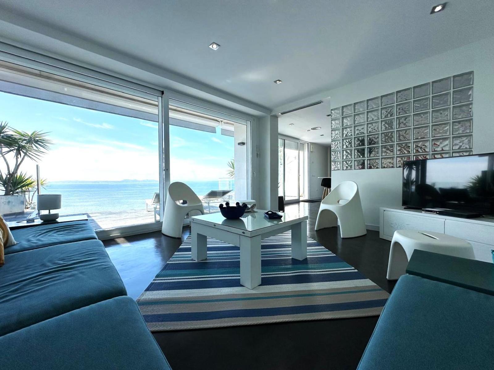Preciosa Casa Con Piscina Desbordante Y Vistas Al Mar Av-46 Roses