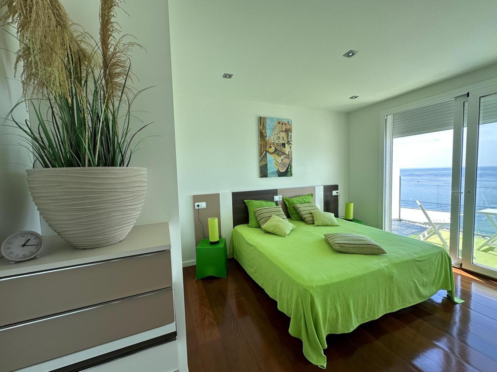 Preciosa Casa Con Piscina Desbordante Y Vistas Al Mar Av-46 Holiday home