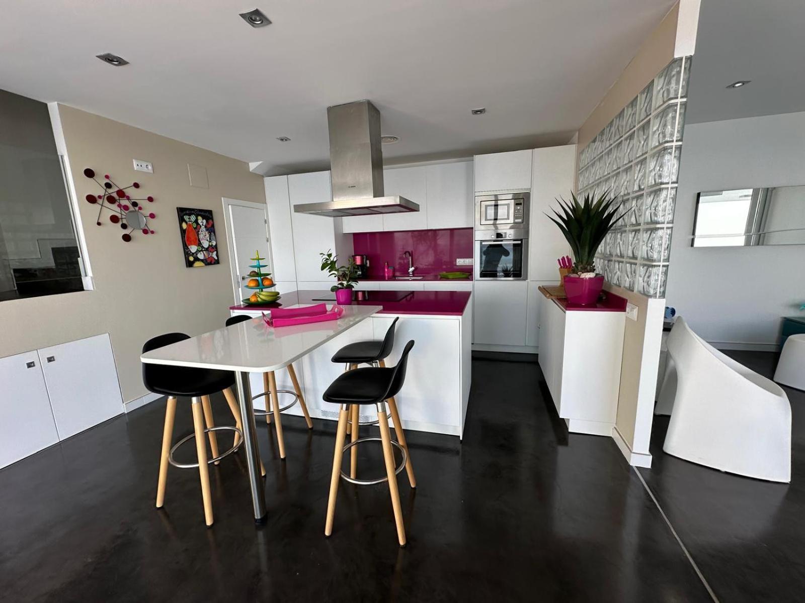 Preciosa Casa Con Piscina Desbordante Y Vistas Al Mar Av-46 * Roses
