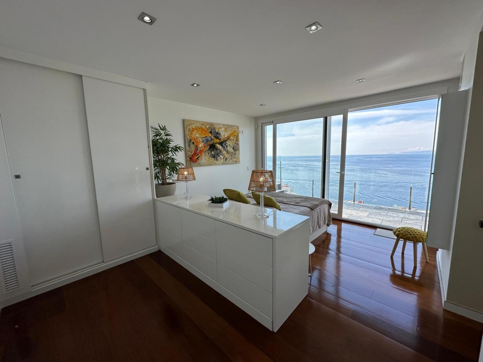 Holiday home Preciosa Casa Con Piscina Desbordante Y Vistas Al Mar Av-46